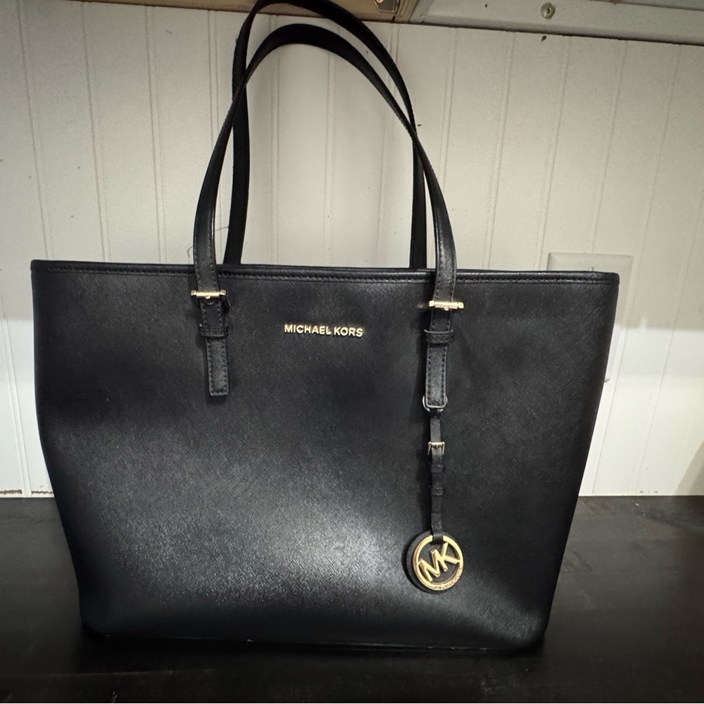 Michael Kors Elegant Black Tote